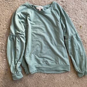 Long sleeve cotton belle sleeve shirt